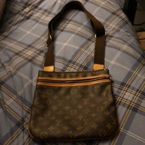 LOUIS VUITTON bag